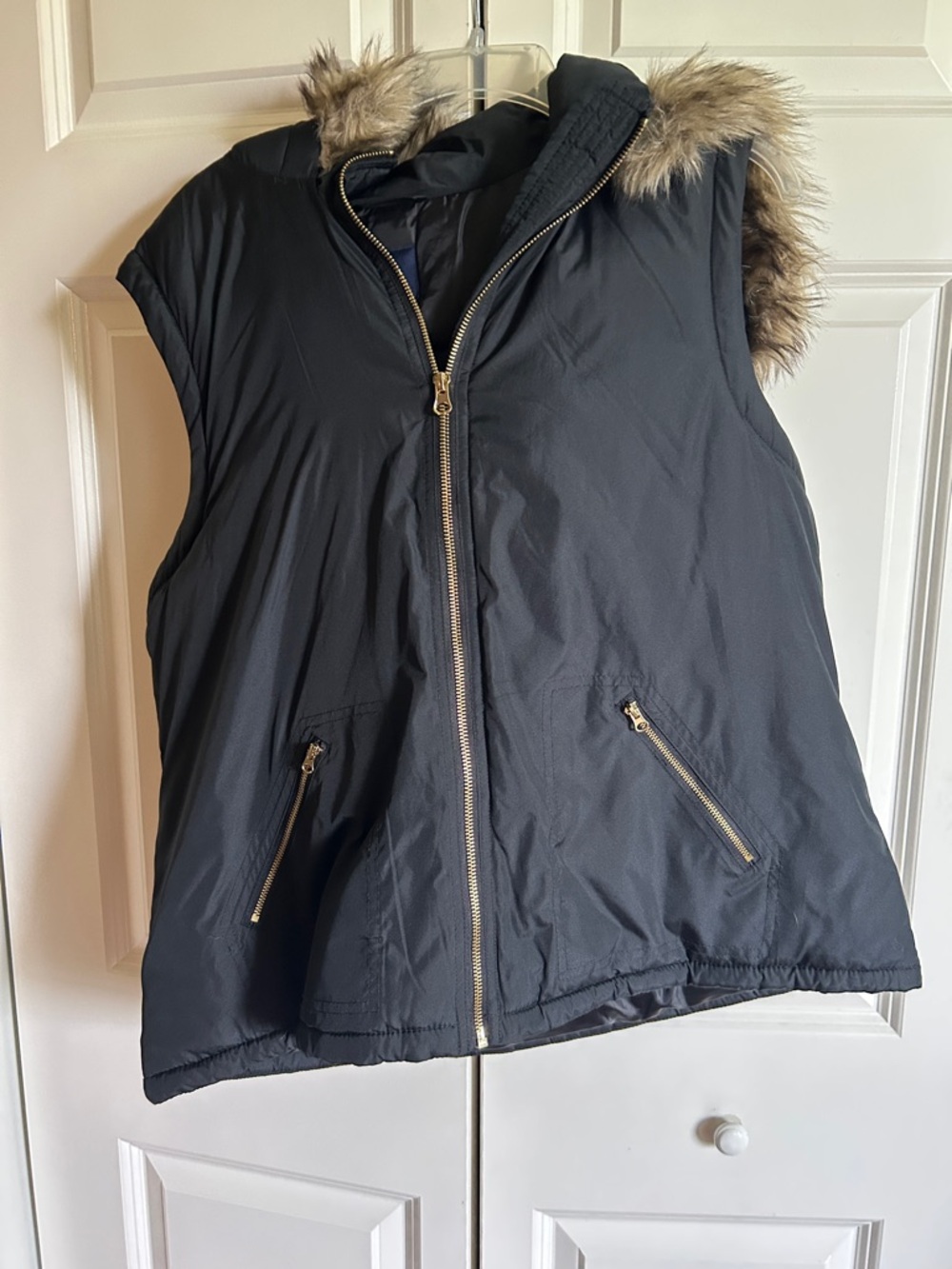 GAP Black Hooded Puffer Vest with Faux Fur Trim